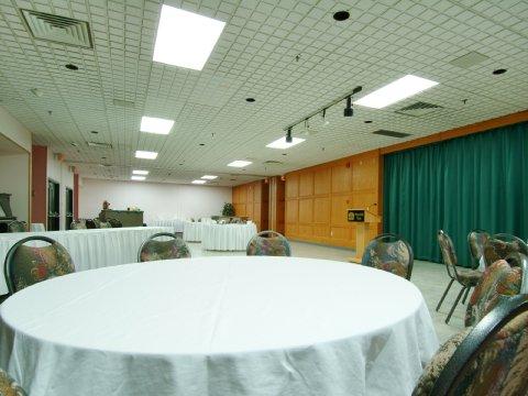 Border Inn & Suites Лойдминстер Екстериор снимка
